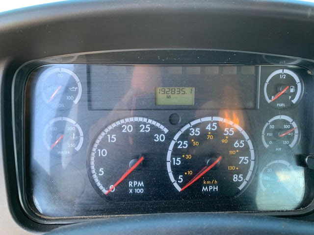 Uploaded Image: /uploads/classifieds/2007-Freightliner-odometer-w.jpg